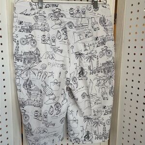 Chico's White Illustrated Print Men's Shorts